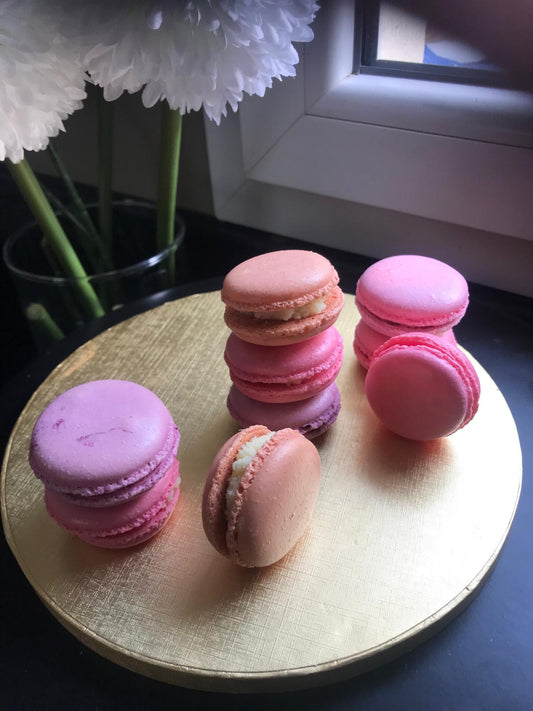 🍬 Artisanal Macarons – Box of 6